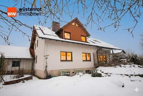 Aussenansicht - 7 Zimmer Mehrfamilienhaus, Wohnhaus zum Kaufen in Fladungen