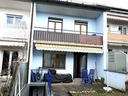 Ansicht 1 Gartenseite - REIHENHAUS mit 5 12 Zimmern auf 120 qm,Terrasse, Balkon & kleinem Garten in STUTTGART-WEILIMDORF