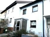 Ansicht 2 Eingangsseite - 5 Zimmer Reihenmittelhaus zum Kaufen in Stuttgart (-Bergheim)