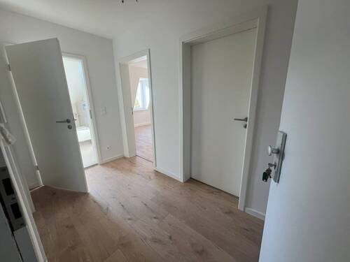 Flur - 3 Zimmer Etagenwohnung zur Miete in Dresden