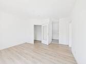 Wohnzimmer u. Küche - Helle, geräumige 2-Zimmer-Wohnung im Herzen von Ruhla -Dachgeschoss-