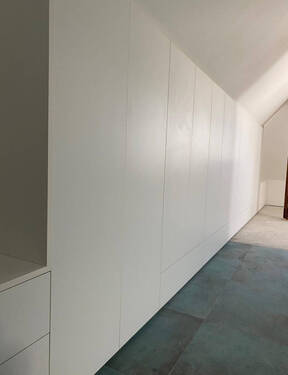 Einbaukleiderschrank im 2. OG - 