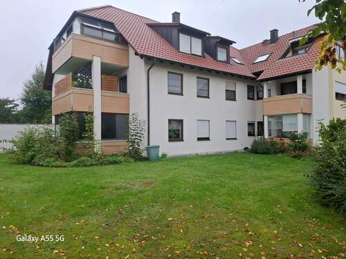 Hausansicht - Balkon 1. OG.jpg - 4 Zimmer Etagenwohnung zum Kaufen in Illertissen