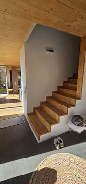 Treppenaufgang im Flurbereich zum DG - 