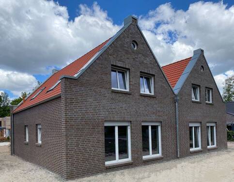 DH Hanseat - 4 Zimmer Doppelhaushälfte zum Kaufen in Apen / Augustfehn