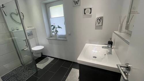 Gäste Dusche im Erdgeschoss - 