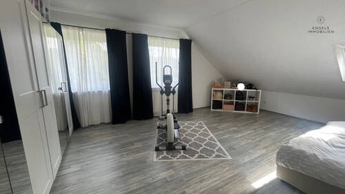 großzügiges Elternschlafzimmer - 