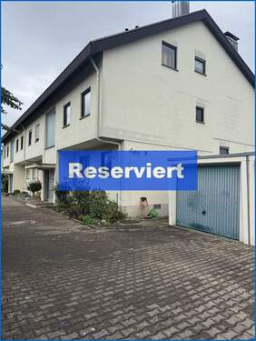 Ansicht Haus - 4 Zimmer Wohnung mit Haus-Charakter und Garage in ruhiger Lage von Worblingen