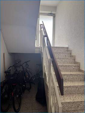 Treppenhaus - Etagenwohnung in Worblingen