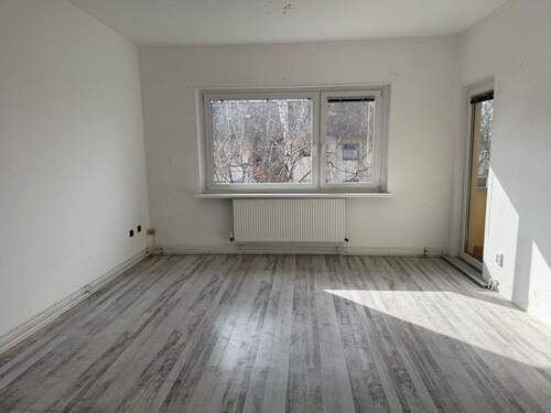 Wohnzimmer - 3 Zimmer Etagenwohnung zum Kaufen in Berlin