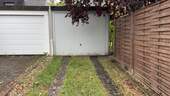 Garage und Stellplatz - 
