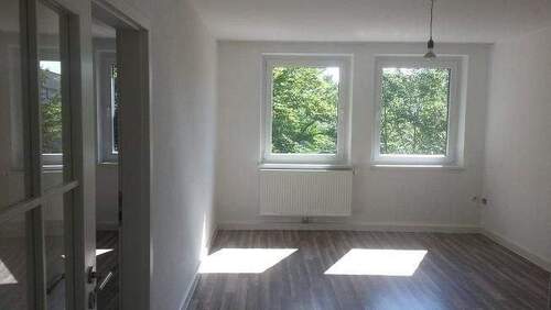 Wohnzimmer - 2 Zimmer Etagenwohnung in Waldkraiburg