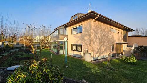 Haus Aussenansicht - 3 Zimmer Etagenwohnung in Buseck