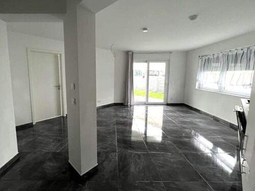 Wohnen - Terrassenwohnung mit 55,00 m&sup2; in Seukendorf zur Miete