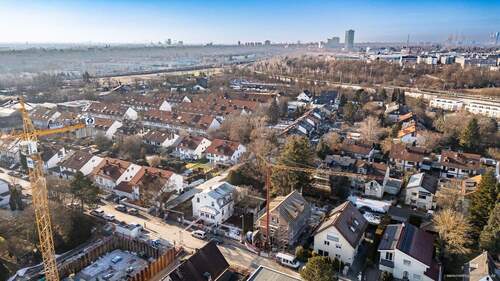 Luftaufnahme des Grundstücks - 