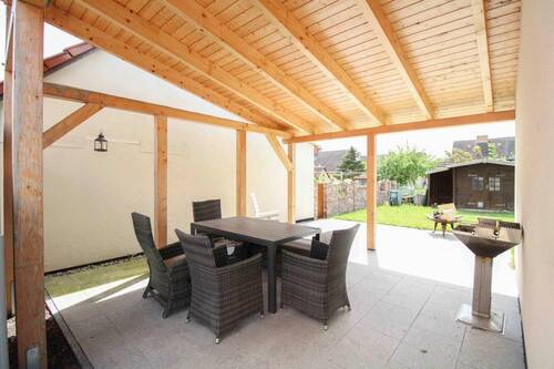 Überdachte Sitzecke - 