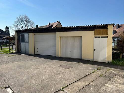 Garagen- und Lagergebäude - 