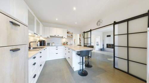 Küche - 6 Zimmer Einfamilienhaus zum Kaufen in Saterland