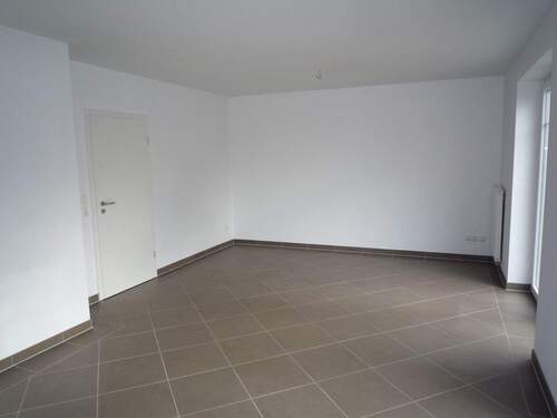 Wohnzimmer - Doppelhaushälfte mit 107,50 m&sup2; in Klein Offenseth-Sparrieshoop zur Miete