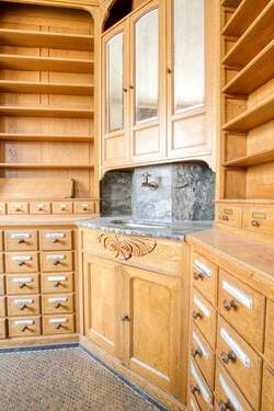 Apotheker-Möbel - Zu vermieten: Wunderschöne Gewerbeeinheit mit Altbaucharme und Denkmal-Elementen mitten in Karlsruhe