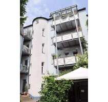 Helle 2-Zimmerwohnung im Erdgeschoss mit Terrasse in zentraler Lage in Fürth