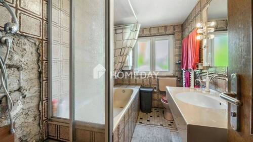 1. OG Badezimmer 1 - 