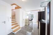 Treppenaufgang - 3 Zimmer Etagenwohnung zum Kaufen in München