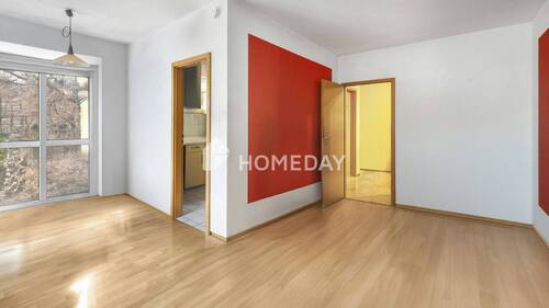 Wohnzimmer 1-1 - Attraktive 3-Zimmer-Wohnung mit zwei Balkonen in begehrter Wohnlage