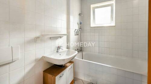 Badezimmer 1-1 - 3 Zimmer Etagenwohnung zum Kaufen in Dresden