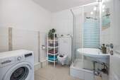 Duschbad im Erdgeschoss - 