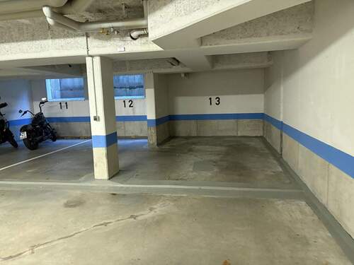 Tiefgaragenstellplatz - 