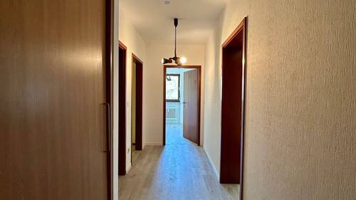 6 Flur - 