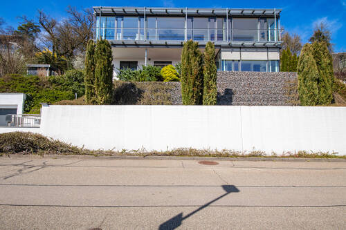 Aussen2 - Einfamilienhaus mit traumhafter Aussicht in Tiengen