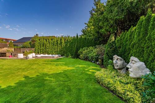 Garten und Whirpool - 6 Zimmer Einfamilienhaus in Grünwald