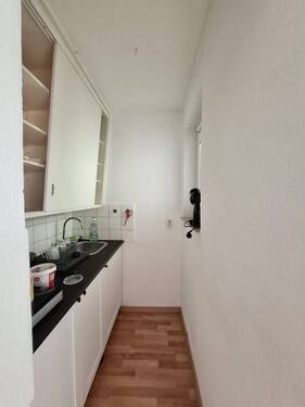 sep. Küche m. EBK.jpg - Etagenwohnung mit 38,00 m² in Nürnberg zur Miete