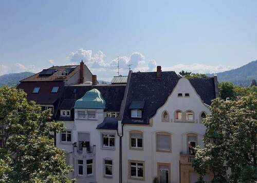 Blick zum Nachbargebäude gegenüber - 