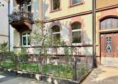 Ostfassde mit Balkon im 1.OG - 4 Zimmer Etagenwohnung in Freiburg im Breisgau