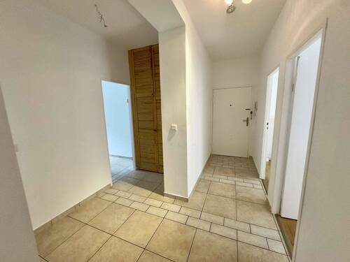 Flur - 4 Zimmer Etagenwohnung in Berlin