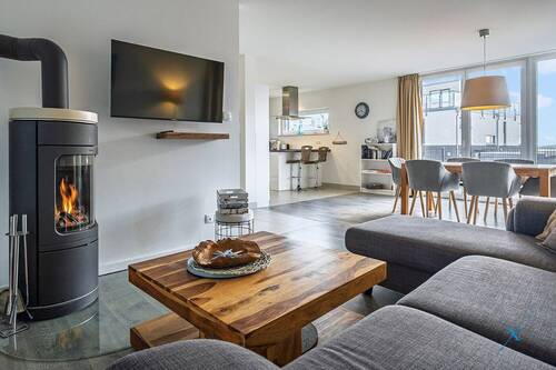 Wohn/-Esszimmer - 