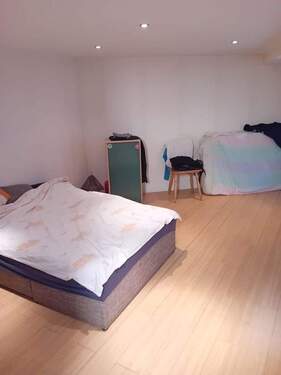 Schlafzimmer(vor Renovierung) - 2 Zimmer Etagenwohnung in Nürnberg