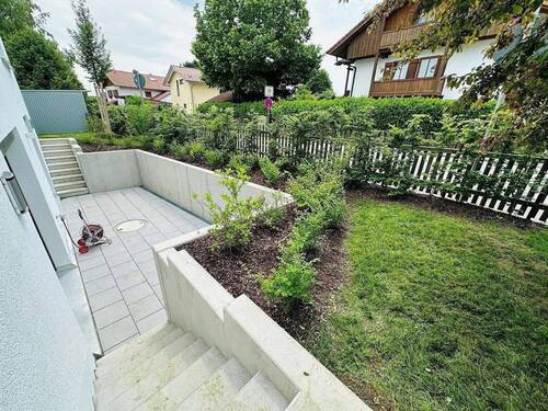Garten mit Terrasse - 2 Zimmer Terrassenwohnung in Aying