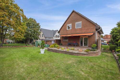 Gartenansicht - 9 Zimmer Einfamilienhaus in Grasleben