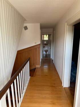 Flur mit Gäste WC OG - 