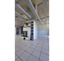 Exklusive 155 m² Dachgeschosswohnung mit 64m² großem Wohnzimmer ! - Untermeitingen