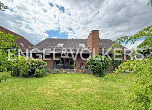 Bild 1 - Ein großzügiges Haus mit Charakter und Potenzial