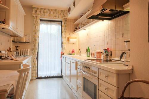 Küche mit Terrassenzugang - 