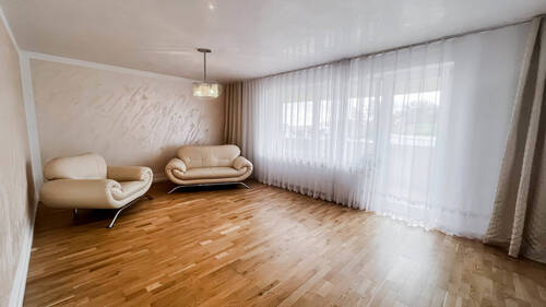 Wohnzimmer - Großzügige 3,5-Zimmer-Wohnung in ruhiger Wohnlage
