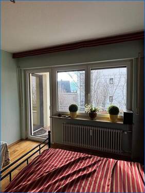 Schlafzimmer mit Balkon - 