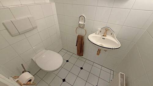 Gäste-WC Erdgeschoss - 