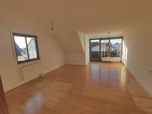 Wohnzimmer - 2 Zimmer Etagenwohnung in Tegernheim